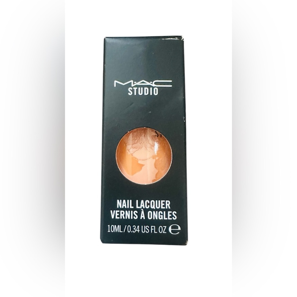 NWOT M•A•C Studio Nail Lacquer - Vibrant Orange